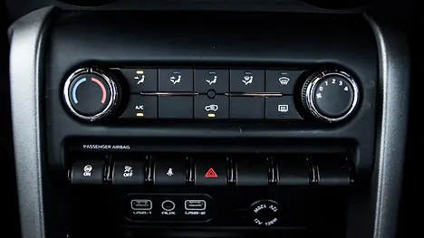 Mahindra Thar [2020-2025] AC Controls
