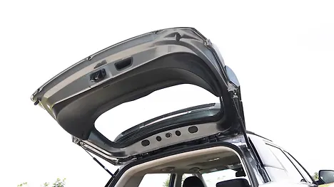 महिंद्रा XUV400 खुला बूट/ट्रंक