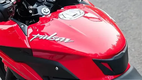 pulsar 150 tank flap