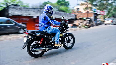 Mahindra Centuro Rear Image - BikeWale