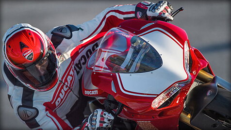 Ducati Panigale R Cornering Image - BikeWale