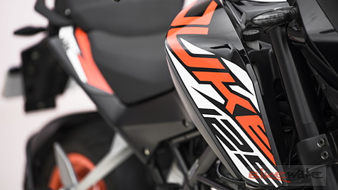 KTM 125 Duke [2021] Tank Image - BikeWale