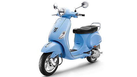 Vespa VXL 150 Right Front Three Quarter Image – BikeWale