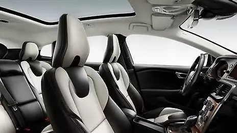 https://imgd.aeplcdn.com/476x268/ec/23/37/10733/img/l/Volvo-V40-Cross-Country-Interior-18263.jpg?v=201711021421&q=80