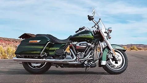Harley Davidson Road King 18 19 Kinetic Green Colour All Road King 18 19 Colour Images Bikewale Harley Davidson Road King 18 19 Kinetic Green Colour All Road King 18 19 Colour Images Bikewale