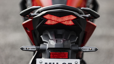 Honda CB200X Rear Reflex Reflector Image - BikeWale