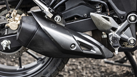 Honda CB200X Silencer/Muffler Image - BikeWale