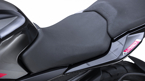 Bajaj Pulsar N250 Rider Seat Image - BikeWale