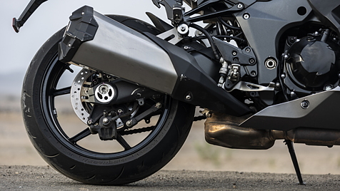 Kawasaki Ninja 1000 Rear Wheel Image - BikeWale