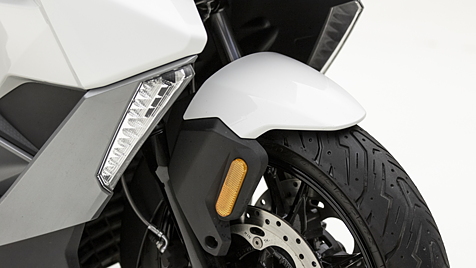 BMW C 400 GT Front Fender Image - BikeWale