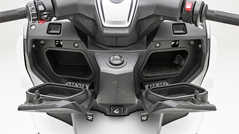 BMW C 400 GT Glove Box Image - BikeWale