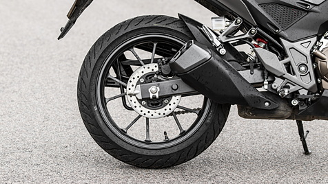 Honda CB300F Rear Alloy Wheel Image - BikeWale