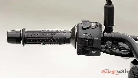 bajaj pulsar handle