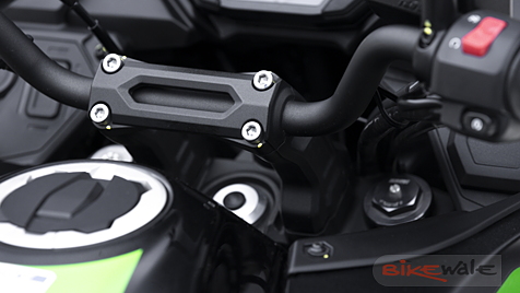 Kawasaki Versys 650 Handlebar Clamp Image - BikeWale