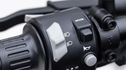 Keeway K300 N Riding Modes Switch Image - BikeWale