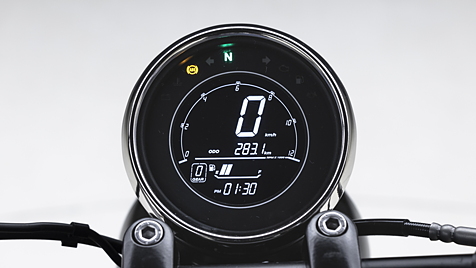 Jawa 42 Bobber Clock Image - BikeWale