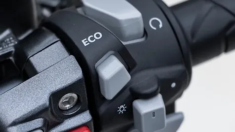 Zontes GK350 Riding Modes Switch Image - BikeWale