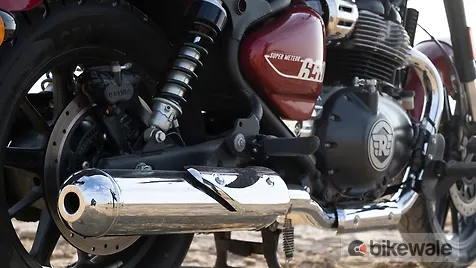 Royal Enfield Super Meteor 650 Exhaust Headers Image - BikeWale