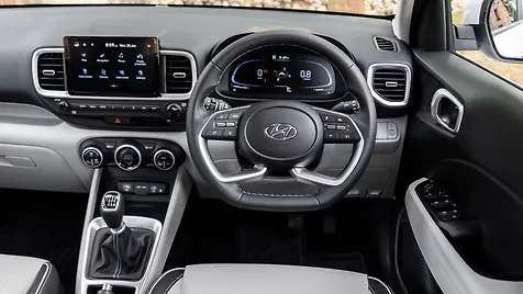 hyundai-venue-interior-steering-wheel