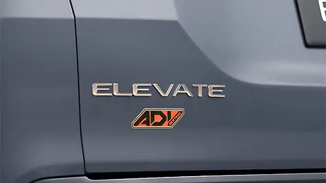 elevate-exterior-side-badge