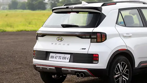 venue-n-line-exterior-closed-boot-trunk