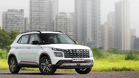 venue-n-line-exterior-right-front-three-quarter-5