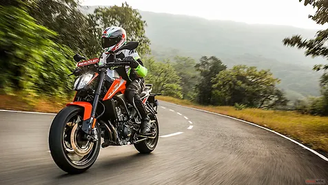 KTM 650 Duke Right Side View Image – BikeWale