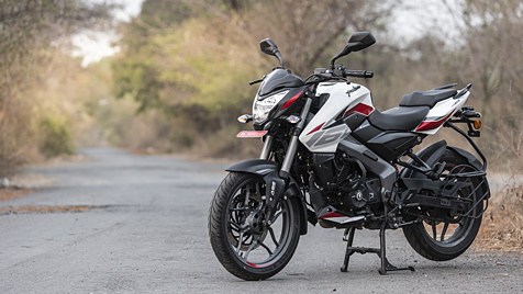 Bajaj Pulsar NS160 Left Front Three Quarter Image - BikeWale