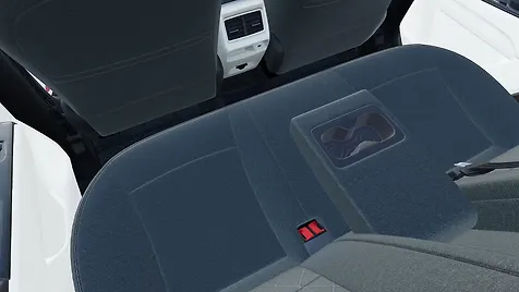 xuv-3xo-interior-rear-row-air-vent-3