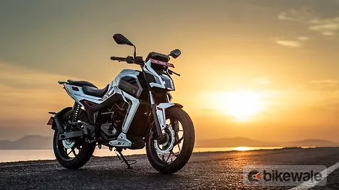 Matter AERA Right Front Three Quarter