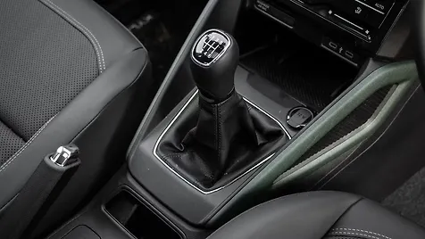 skoda-kylaq-interior-gear-shifter-gear-shifter-stalk