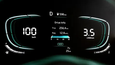 carens-interior-instrument-cluster