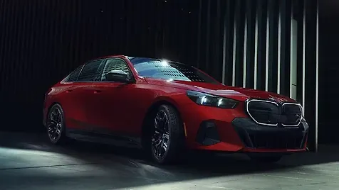 i5-exterior-right-front-three-quarter