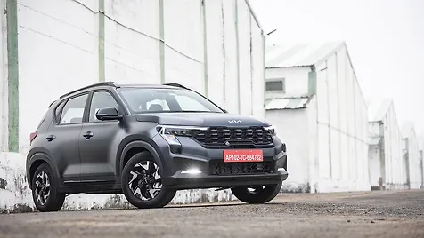 kia-sonet-exterior-right-front-three-quarter