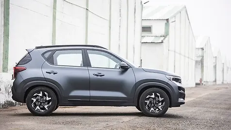 kia-sonet-exterior-right-side-view