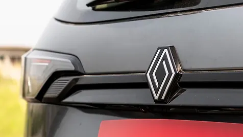 triber-exterior-rear-logo