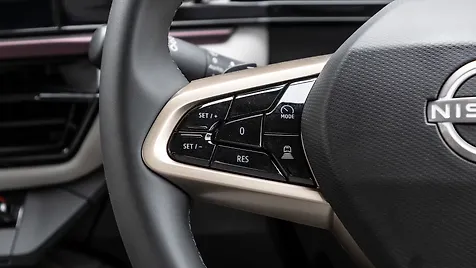 tekton-interior-left-steering-mounted-controls