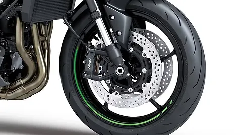 Kawasaki Z900 Front Wheel