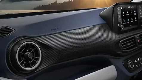 exter-interior-front-passenger-air-vent-18