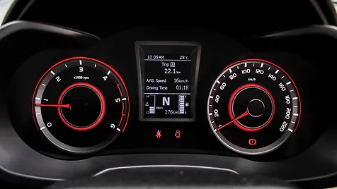 xuv300-interior-instrument-cluster-2
