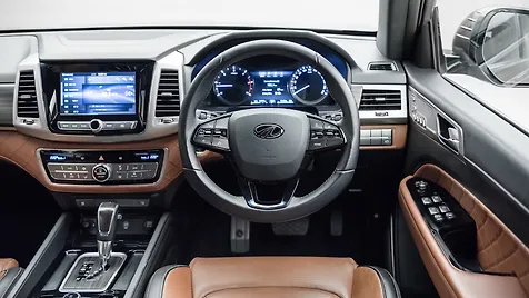 alturas-g4-interior-steering-wheel