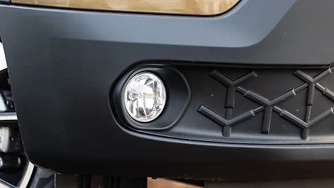 punch-exterior-front-fog-lamp