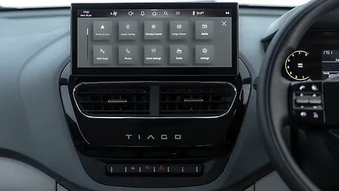 tiago-interior-front-centre-air-vents-3