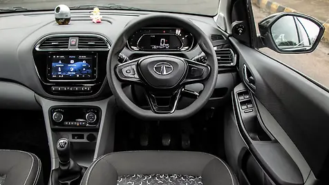 tiago-interior-steering-wheel-3
