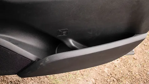 scorpio-n-interior-driver-side-front-door-pocket