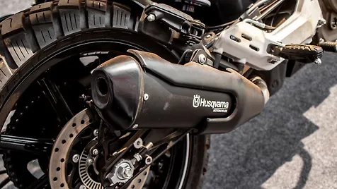 husqvarna svartpilen 250 exhaust