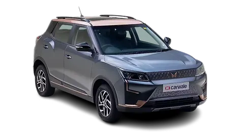 xuv400-exterior-right-front-three-quarter-8