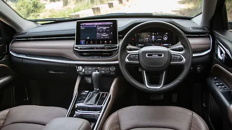 meridian-interior-dashboard-2