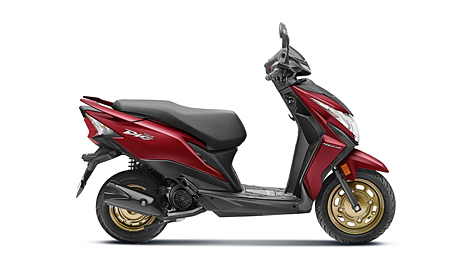 Honda Dio Right Side View Image - BikeWale