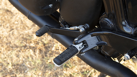 Royal Enfield Interceptor 650 Gear Shift Lever Image - BikeWale